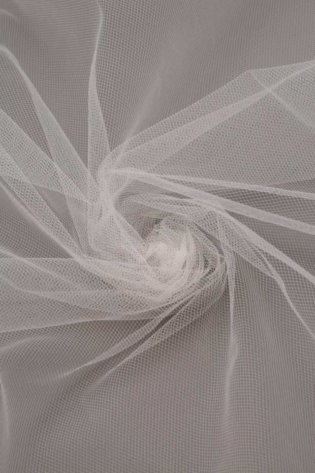 British Tulle 300cm Width - Image 4