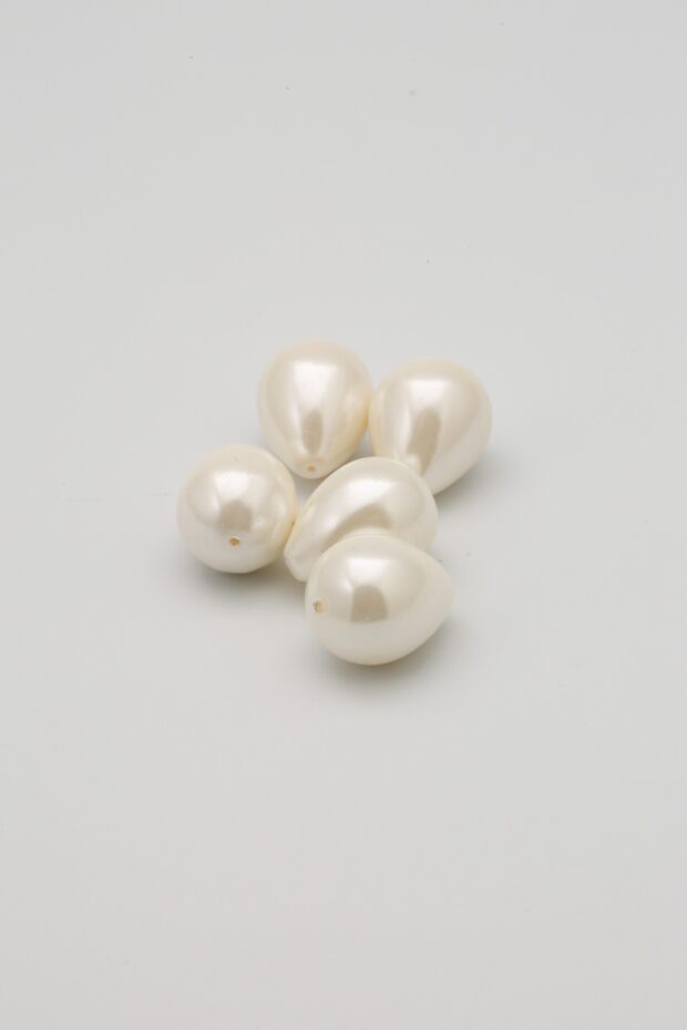 20x14mm Teardrop Shell Pearl