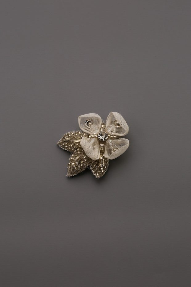 BU3375 Beaded Flower Motif