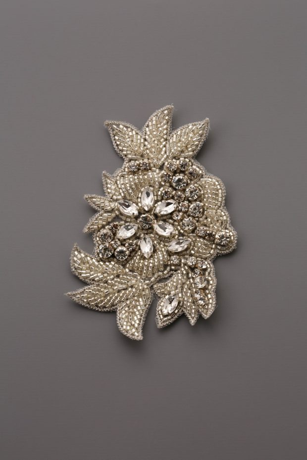 BU3906 Beaded Motif