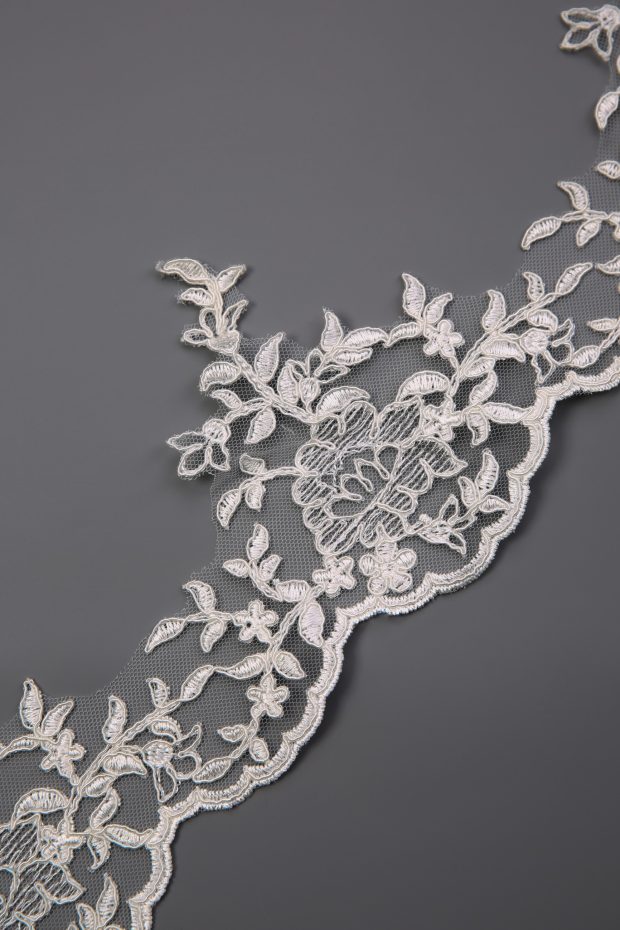 PW10429 Ivory Embroidered Floral Lace Edging (Limited Stock)