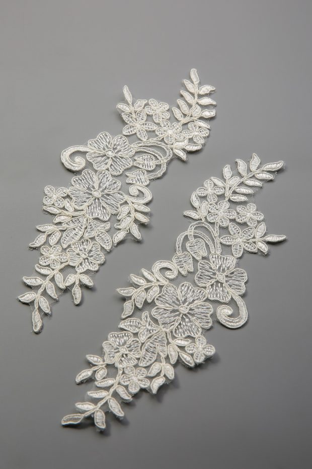 P01060C Pair of Corded Lace Appliques