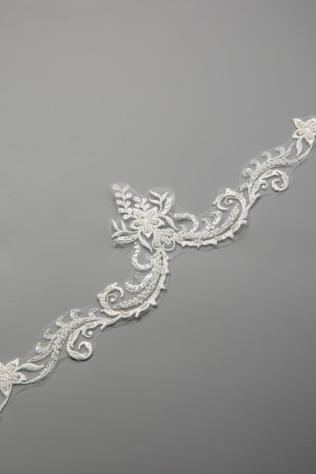 P3098A Beaded Ivory Lace Edging