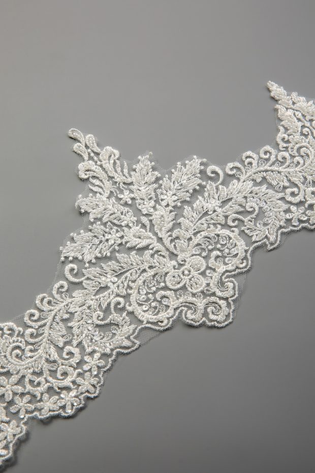 P3153A Beaded Ivory Lace Edging - Image 2